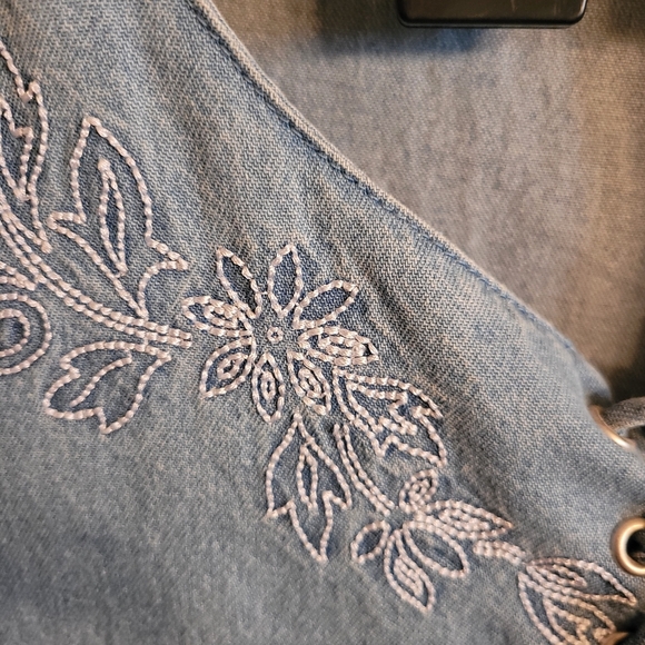 Embroidered Blue Denim Sleeveless Top - Picture 2 of 4
